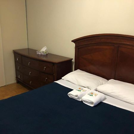 Toronto Furnished Living-Gerard Apartment ภายนอก รูปภาพ