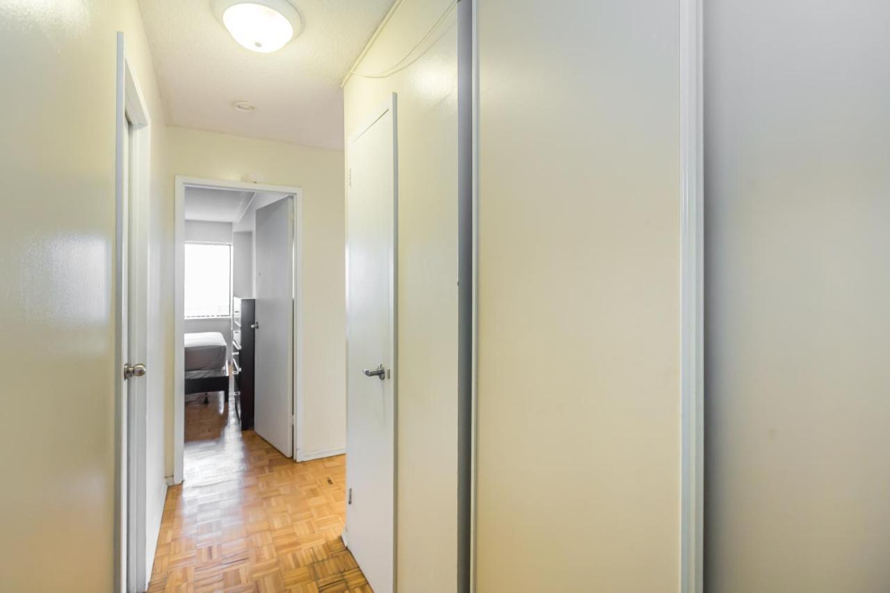 Toronto Furnished Living-Gerard Apartment ภายนอก รูปภาพ