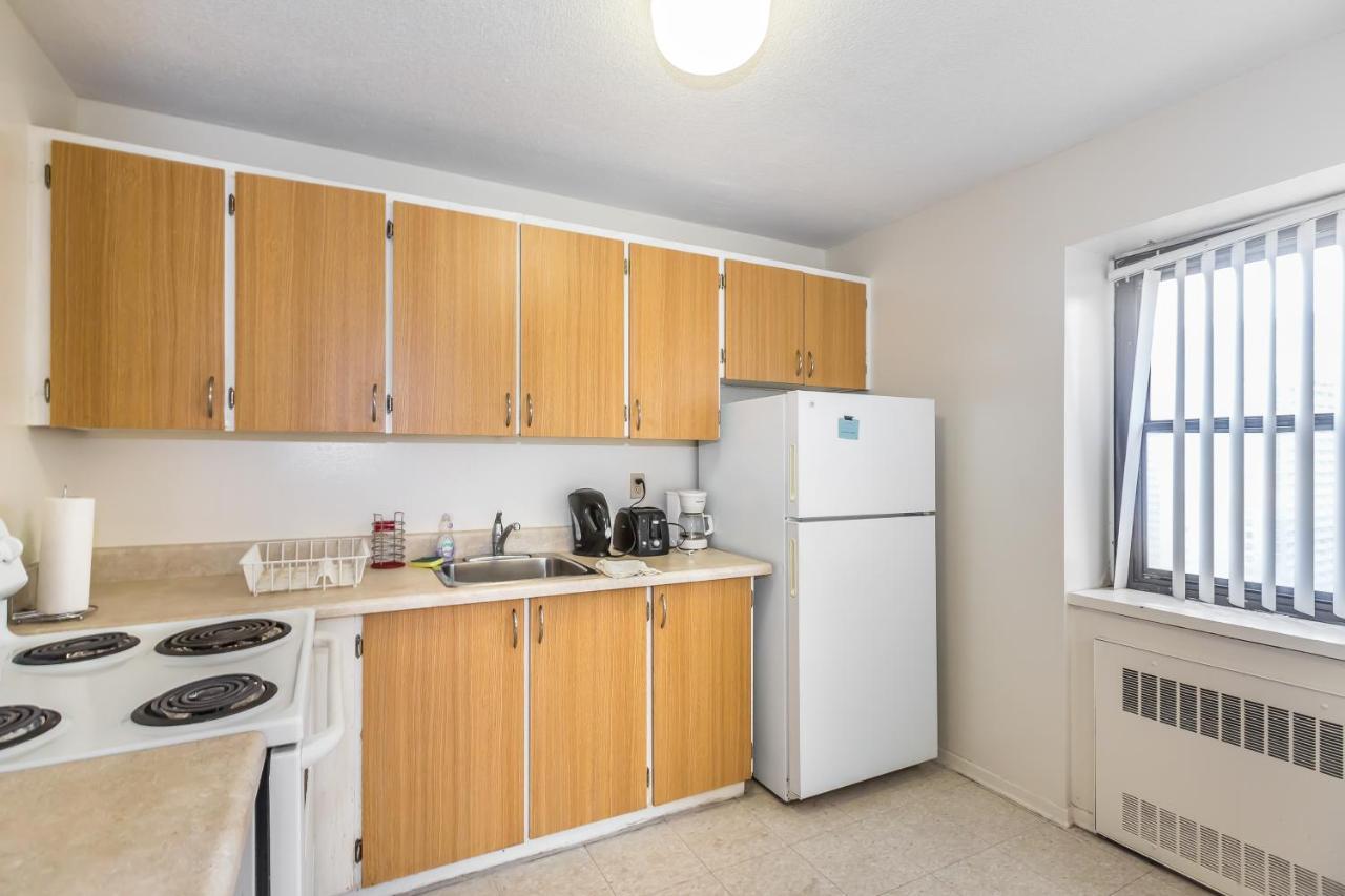 Toronto Furnished Living-Gerard Apartment ภายนอก รูปภาพ