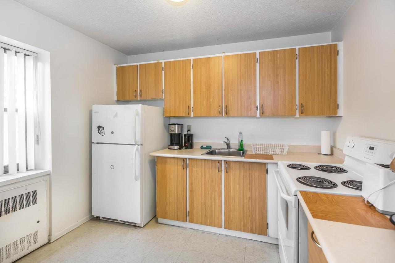 Toronto Furnished Living-Gerard Apartment ภายนอก รูปภาพ