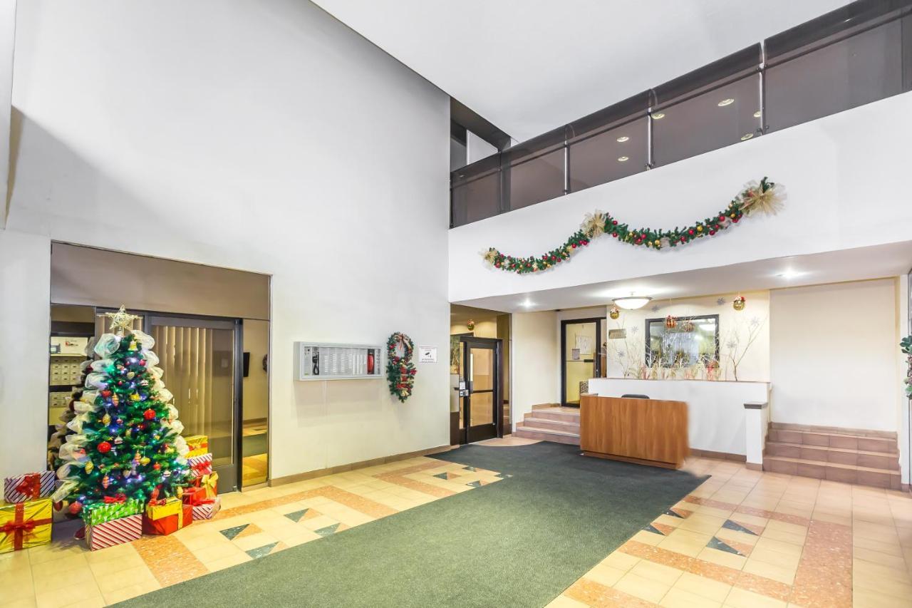 Toronto Furnished Living-Gerard Apartment ภายนอก รูปภาพ