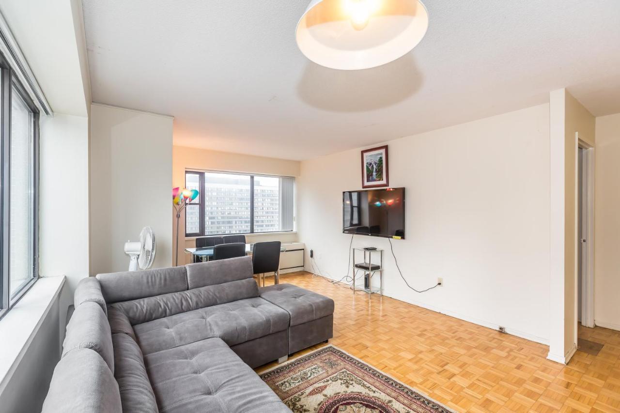 Toronto Furnished Living-Gerard Apartment ภายนอก รูปภาพ