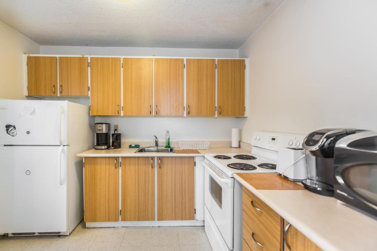 Toronto Furnished Living-Gerard Apartment ภายนอก รูปภาพ