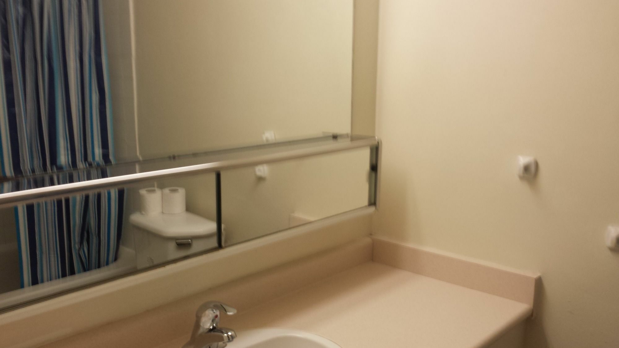 Toronto Furnished Living-Gerard Apartment ภายนอก รูปภาพ